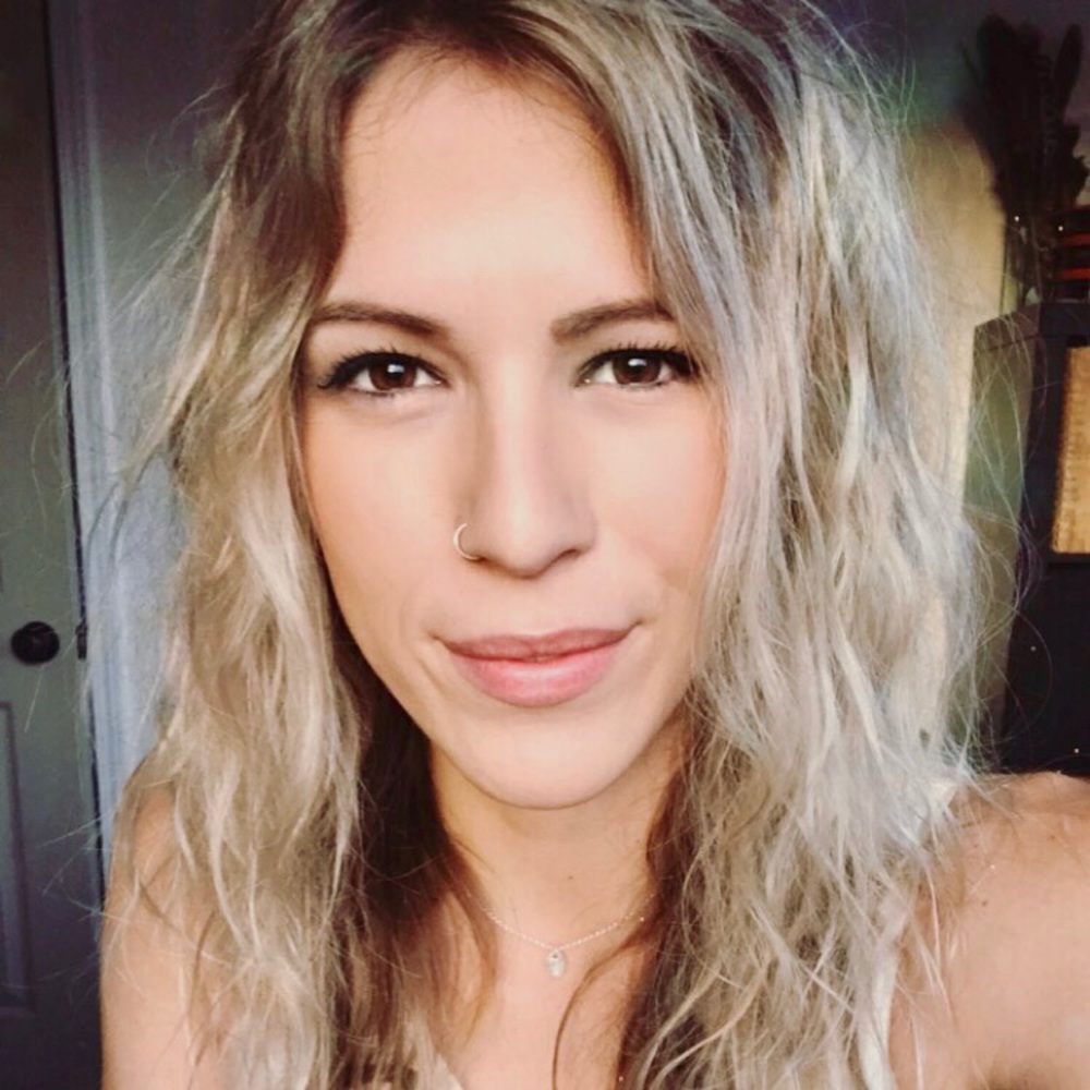 Meet your Posher, Courtney